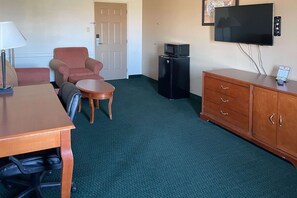 Suite, 1 King Bed, Accessible, Non Smoking | Desk, free cots/infant beds, rollaway beds, free WiFi