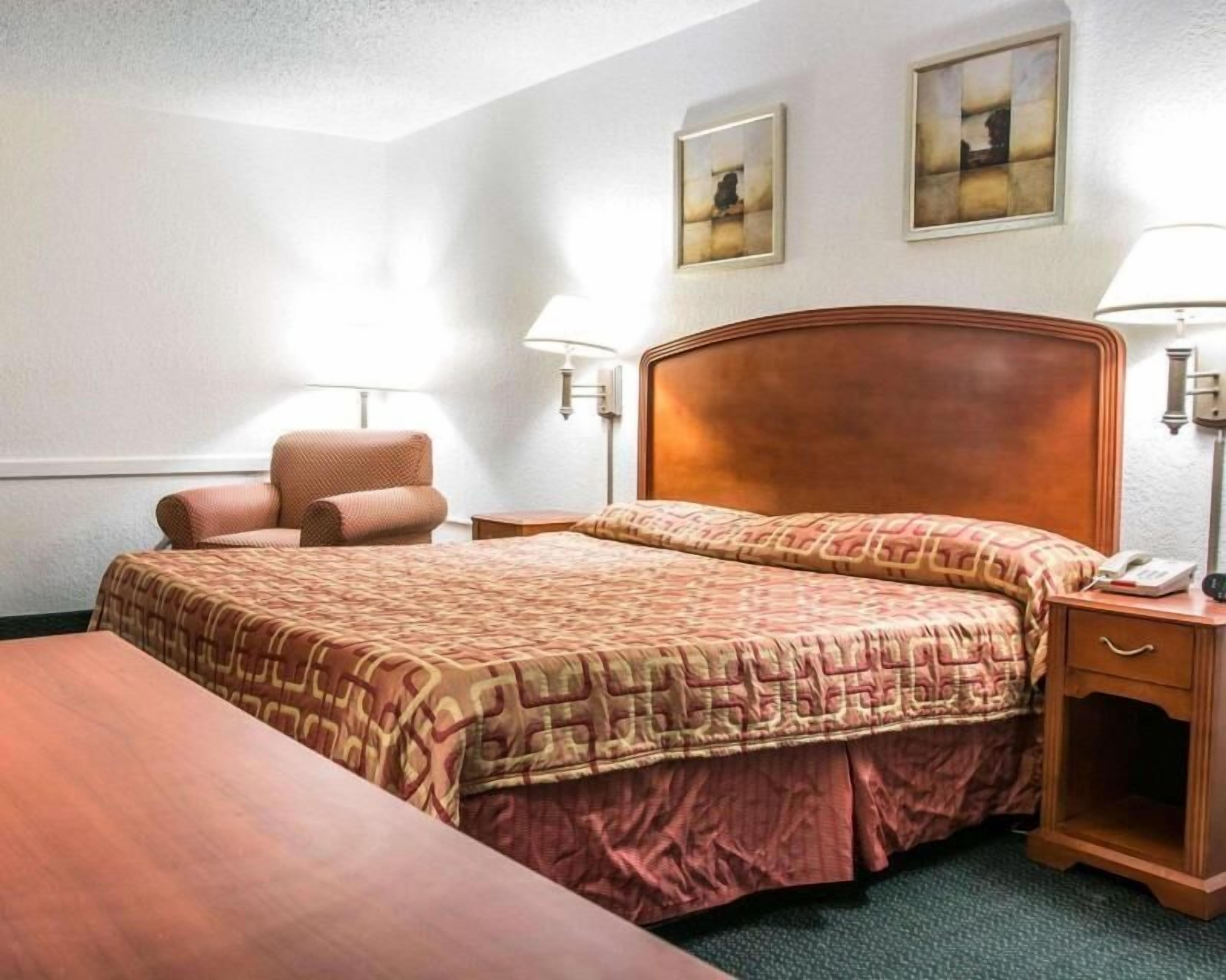 Desk, free cots/infant beds, rollaway beds, free WiFi