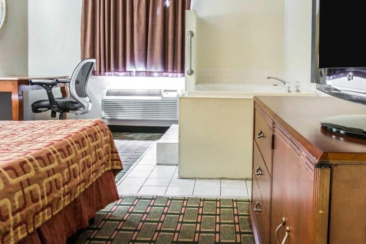 Desk, free cots/infant beds, rollaway beds, free WiFi