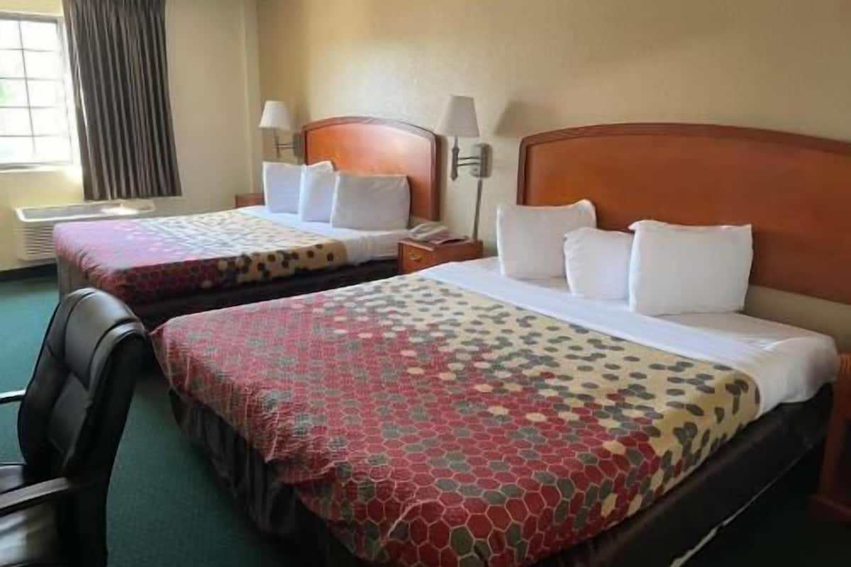 Desk, free cots/infant beds, rollaway beds, free WiFi