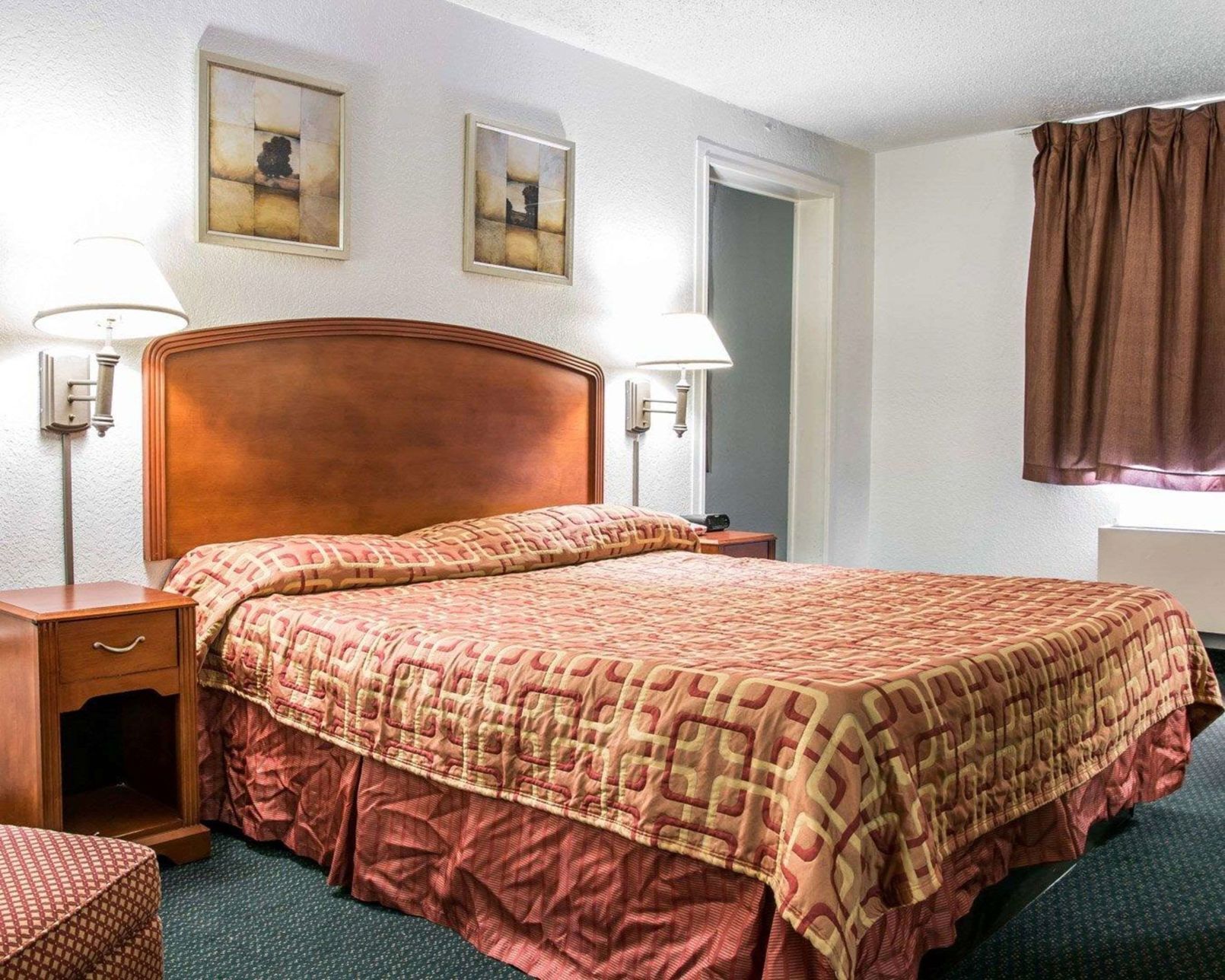 Desk, free cots/infant beds, rollaway beds, free WiFi