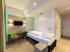 In-room safe, desk, iron/ironing board, free WiFi