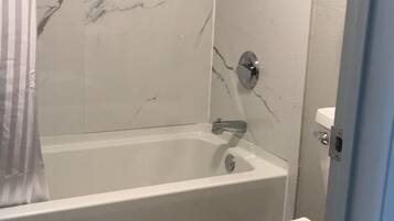 Premium King Bed Smoking | Bathroom