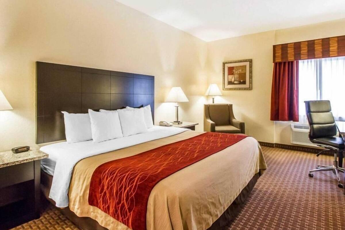 Premium bedding, pillowtop beds, desk, laptop workspace