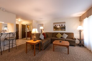 Suite, 2 Bedrooms, Non Smoking | 2 bedrooms, in-room safe, desk, laptop workspace