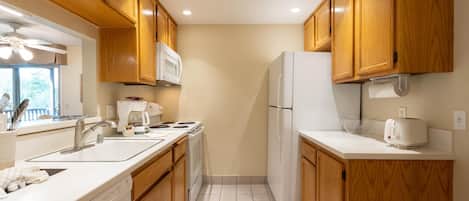 Suite, 2 Bedrooms, Non Smoking | Private kitchen