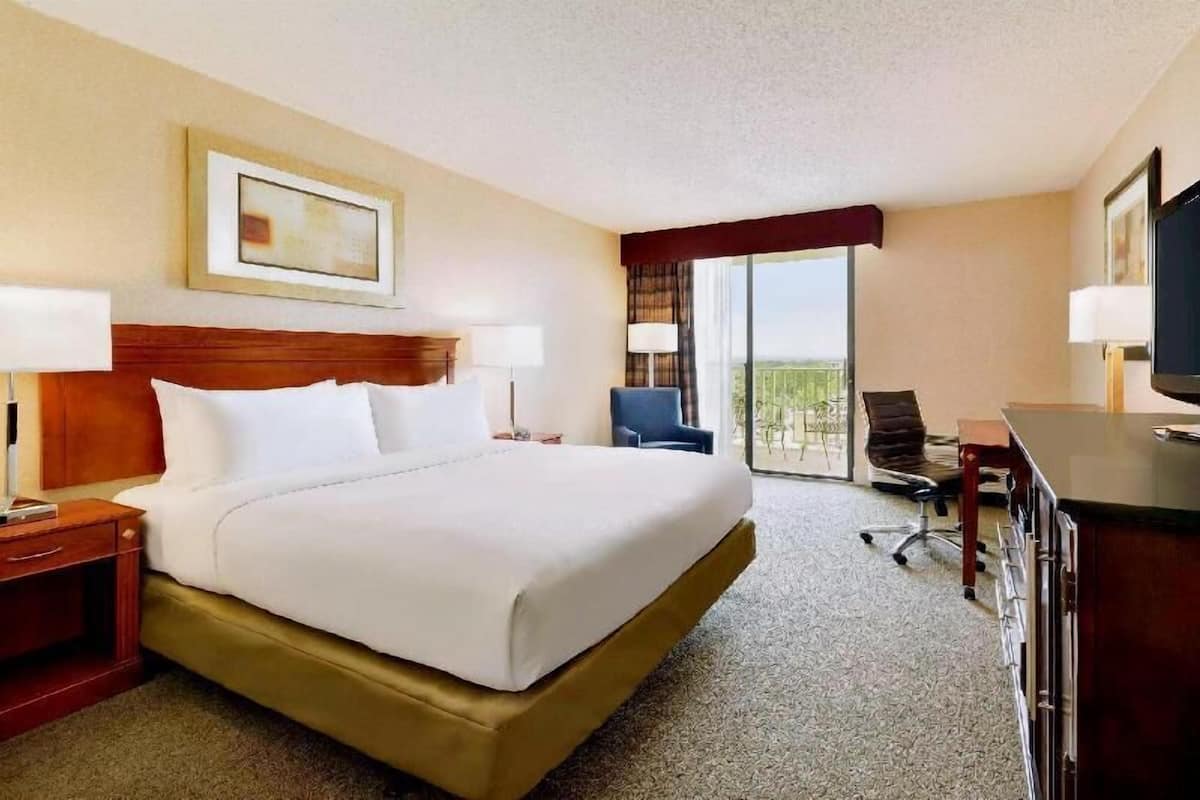 Premium bedding, pillowtop beds, in-room safe, desk