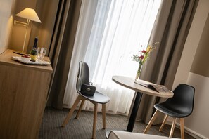 1 bedroom, in-room safe, desk, iron/ironing board