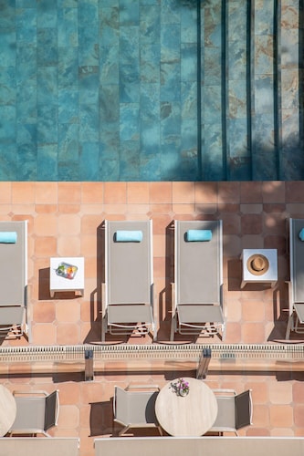 Le Cetai Cannes Beach Hotel