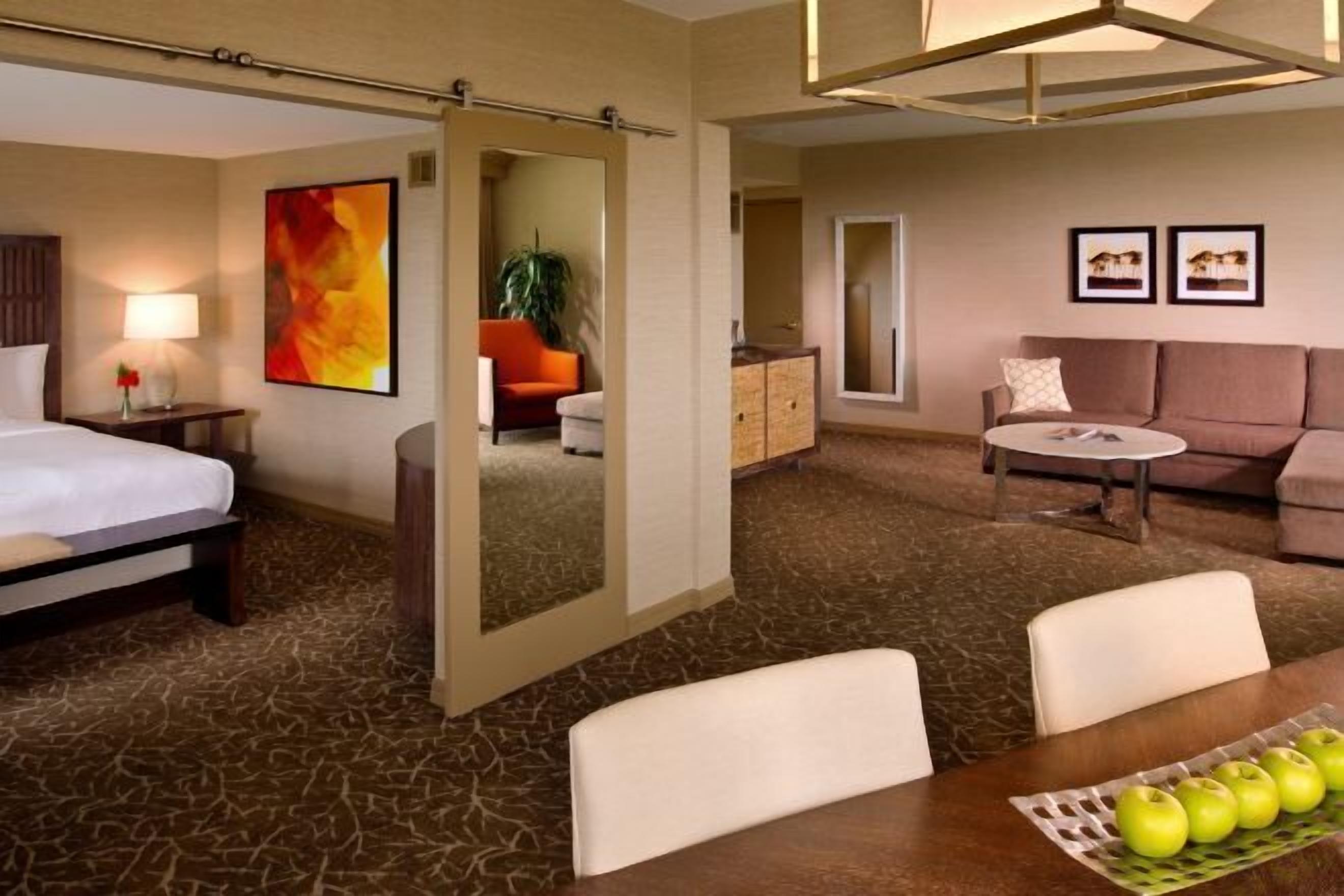 Premium bedding, down comforters, in-room safe, desk