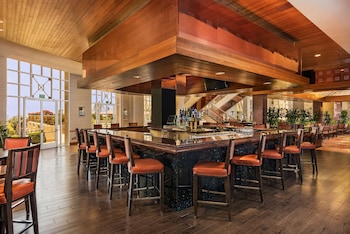 Bar (on property) at Hilton La Jolla Torrey Pines