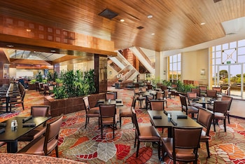 Breakfast area at Hilton La Jolla Torrey Pines