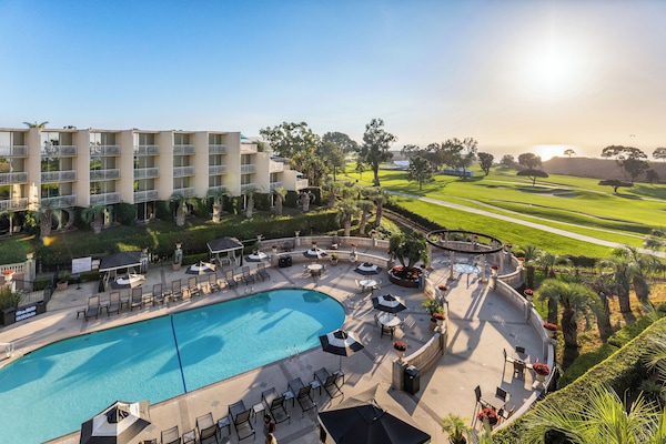 Outdoor pool, cabanas (surcharge), sun loungers