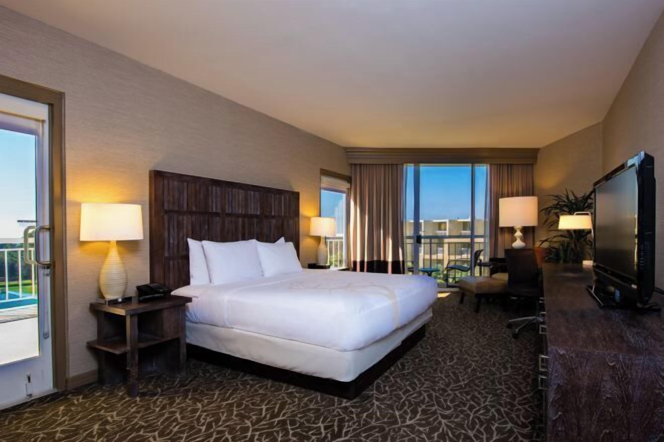 Premium bedding, down comforters, in-room safe, desk