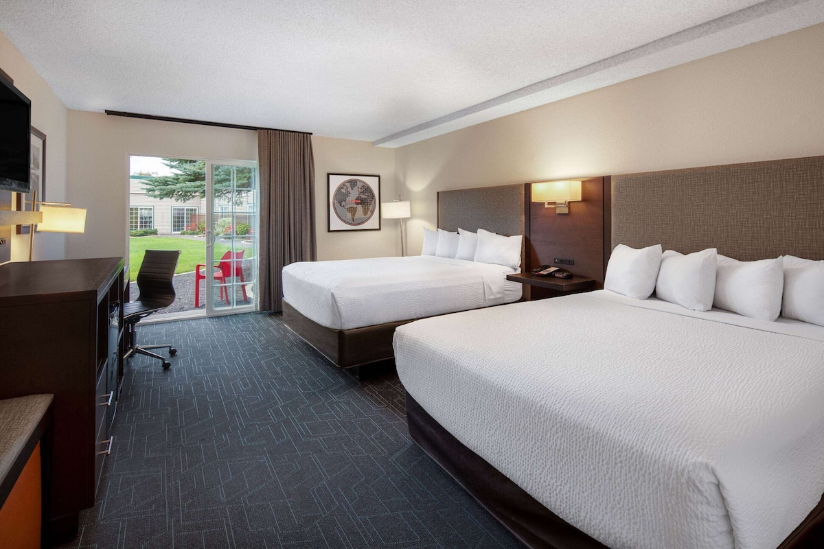 Room, 2 Queen Beds, Non Smoking (Courtyard View)