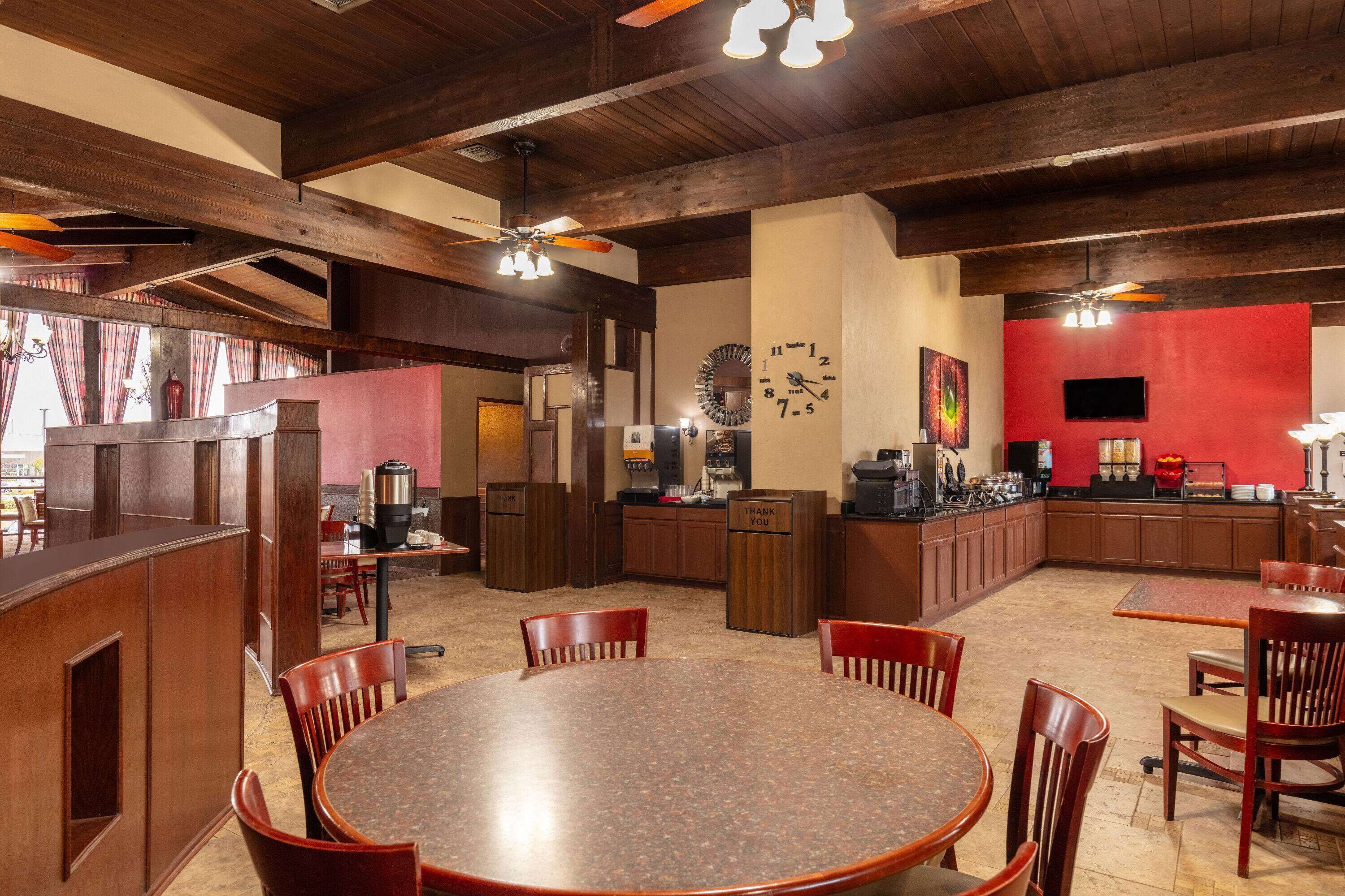 free daily continental breakfast