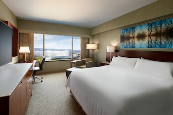 1 bedroom, premium bedding, pillowtop beds, in-room safe at The Westin San Francisco Airport