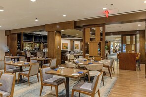 Breakfast and dinner served, American cuisine - The Westin San Francisco Airport (Burlingame)
