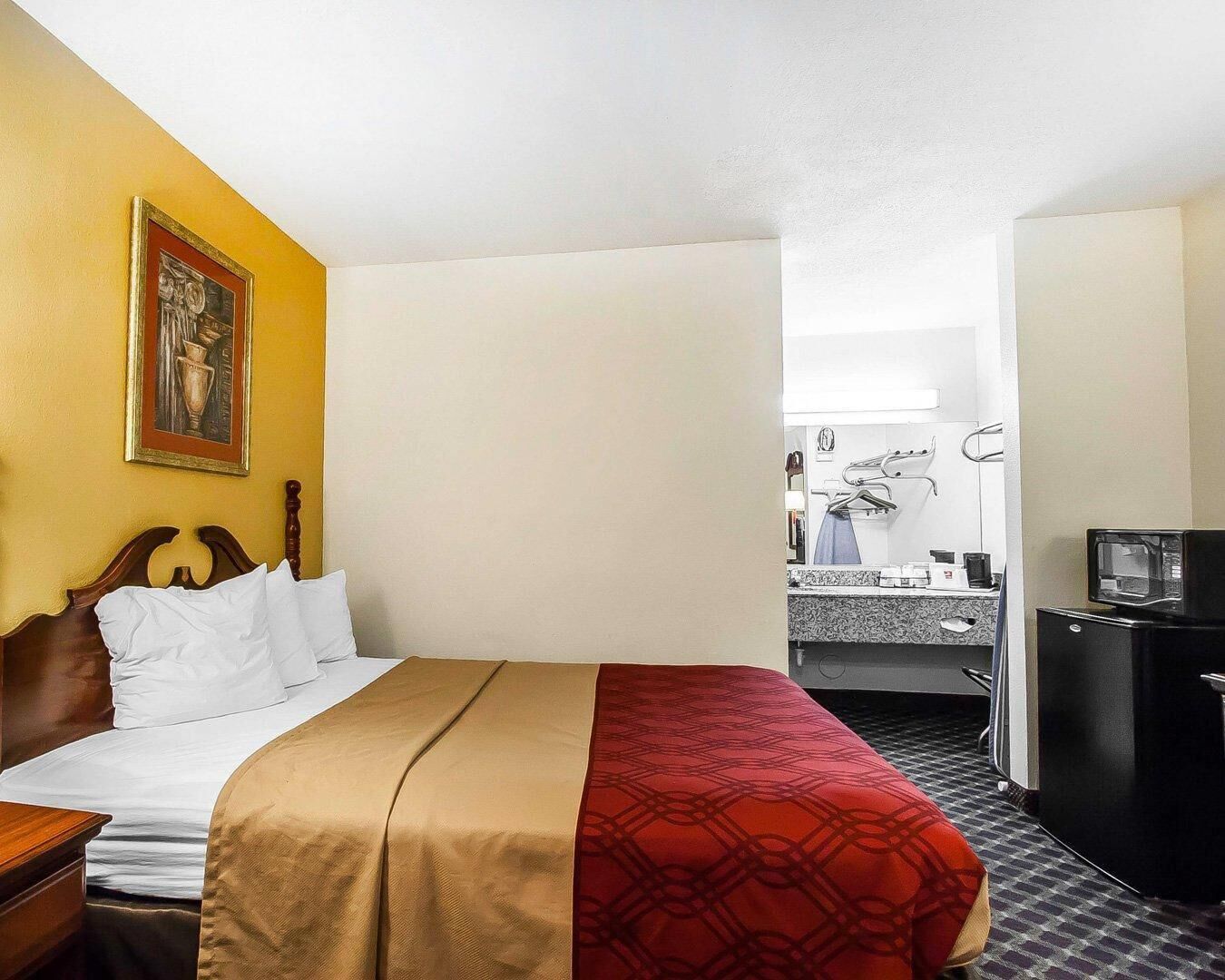Desk, iron/ironing board, free WiFi, bed sheets