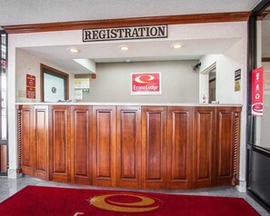 Lobby - Econo Lodge Dyersburg I-155 (Dyersburg)