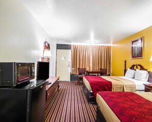 Room, 2 Queen Beds, Non Smoking | Desk, iron/ironing board, free WiFi, bed sheets - Econo Lodge Dyersburg I-155 (Dyersburg)
