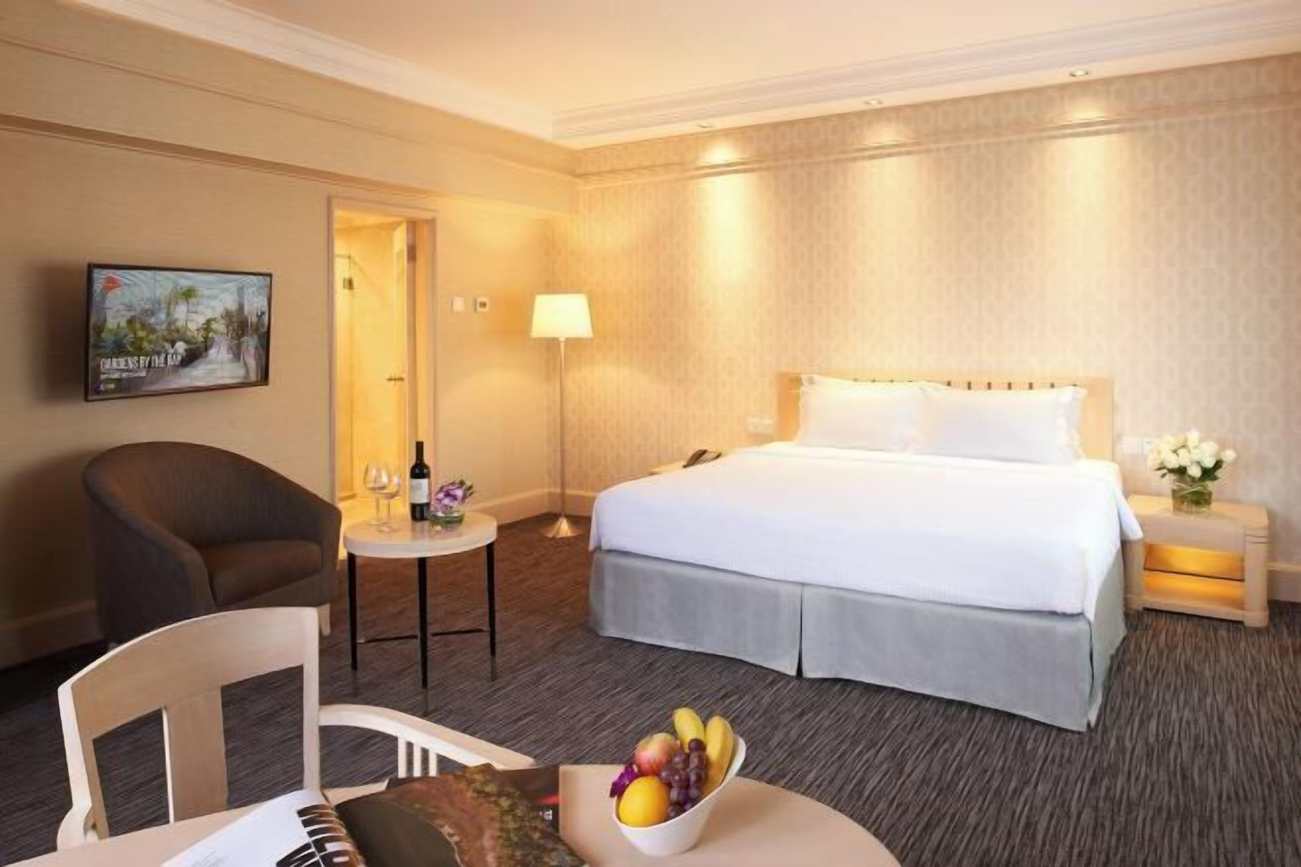 セーフティボックス (室内)、デスク、ノートパソコン用作業スペース、アイロン / アイロン  台