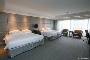 Premier Quadruple Room | 1 bedroom, in-room safe, desk, laptop workspace