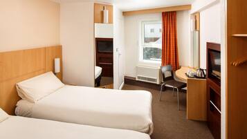 Twin Room, 2 Twin Beds | Desk, laptop workspace, blackout drapes, iron/ironing board