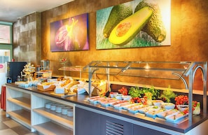 Desayuno buffet (EUR 22 por persona)
