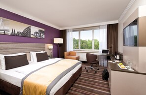 Deluxe Room | Premium bedding, minibar, in-room safe, desk