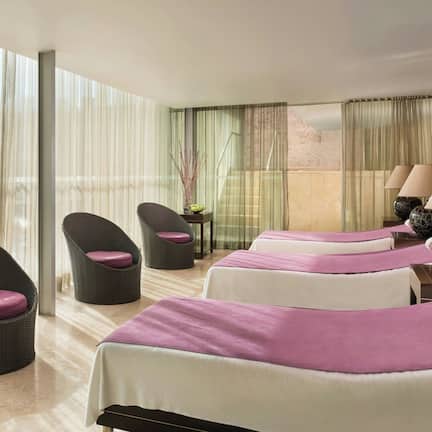 Couples treatment rooms, sauna, hot tub, steam room, Turkish bath