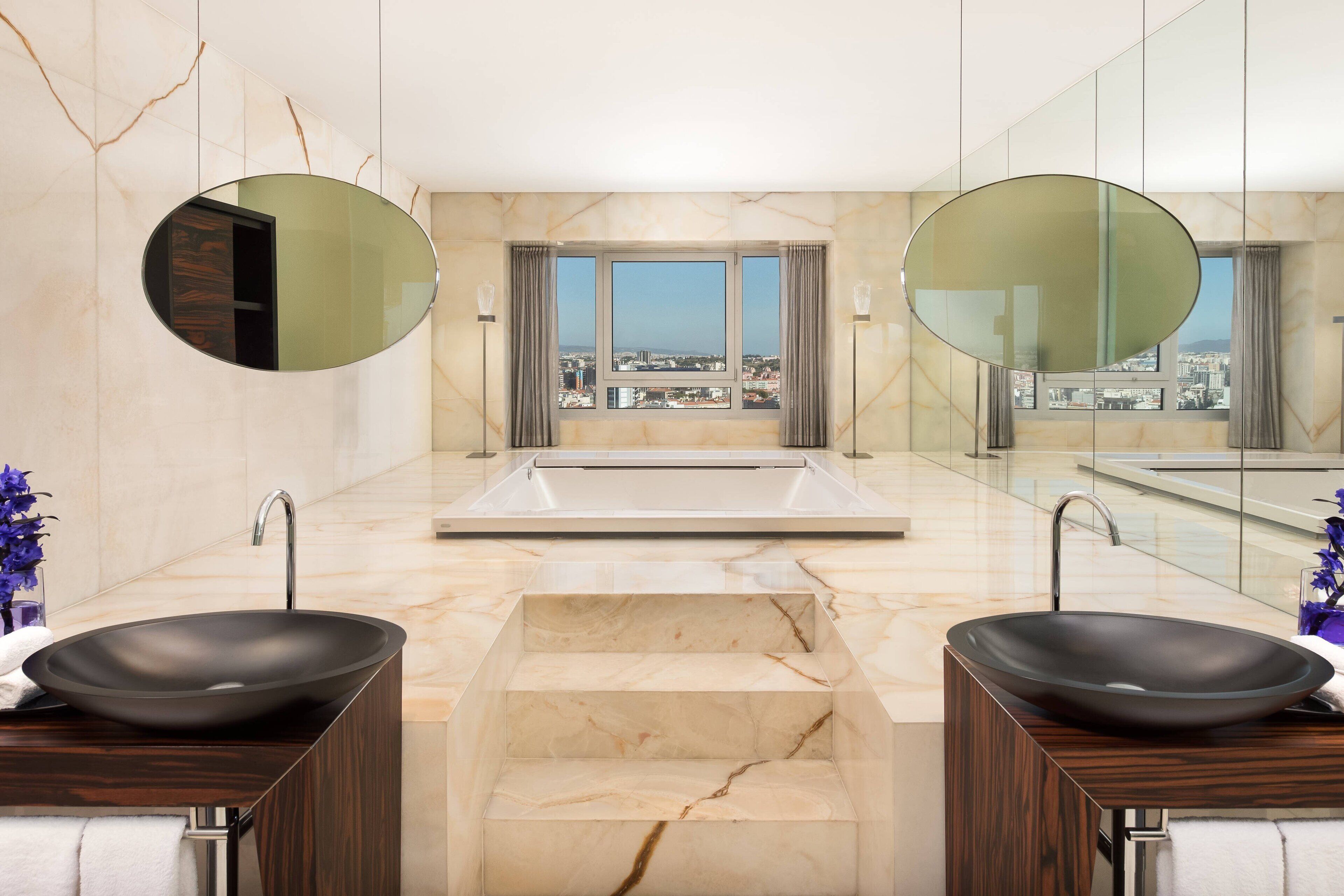 presidential suite, 1 king bed, non smoking | bathroom | combined shower/bathtub, free toiletries, hair dryer, bathrobes