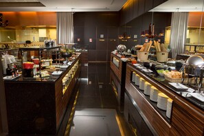 Daily buffet breakfast for a fee