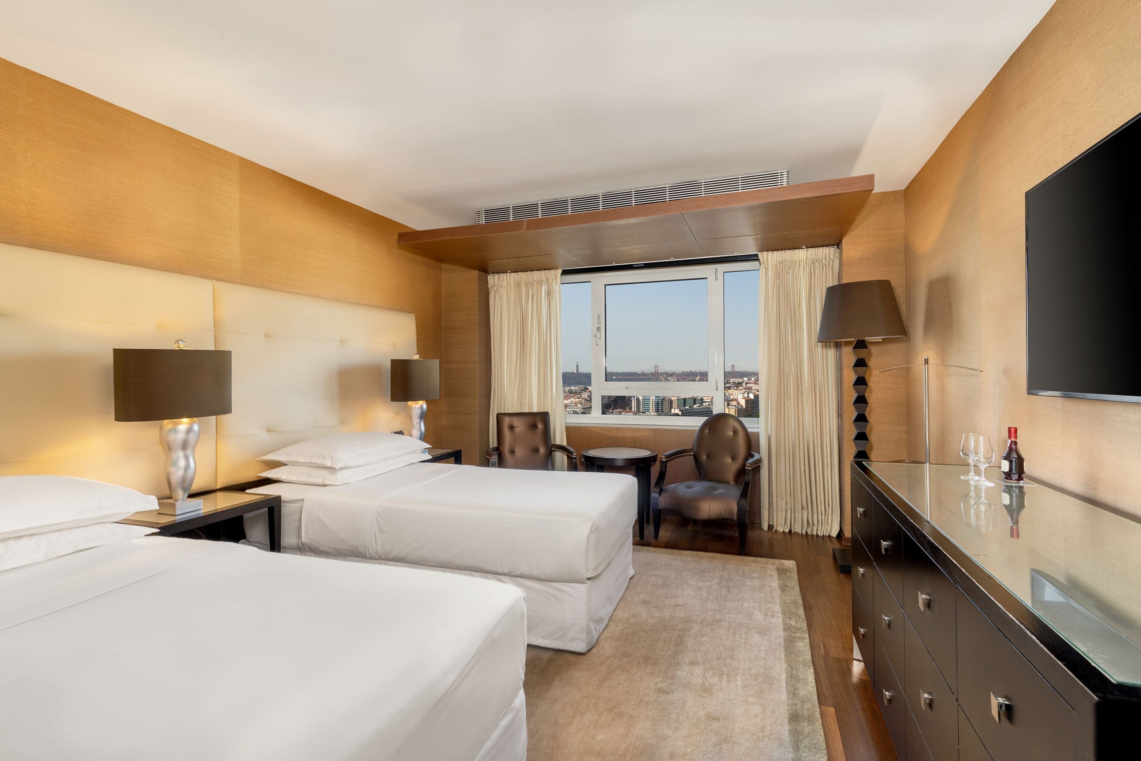 executive suite, 2 single beds | 1 bedroom, premium bedding, minibar, in-room safe