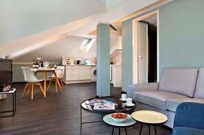 Premium bedding, in-room safe, desk, laptop workspace - Savigny Hotel Frankfurt City (Frankfurt)