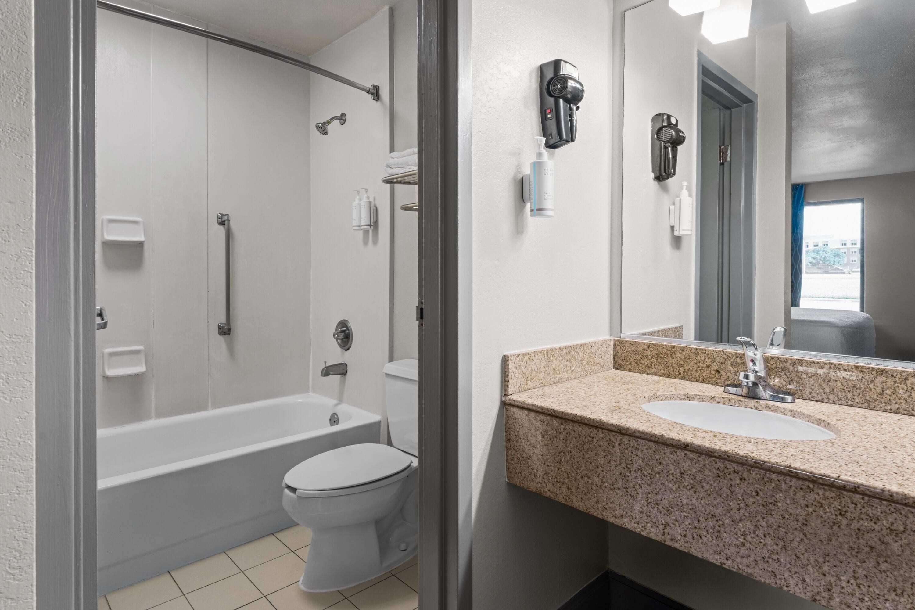 Foto - Days Inn by Wyndham Norfolk Airport