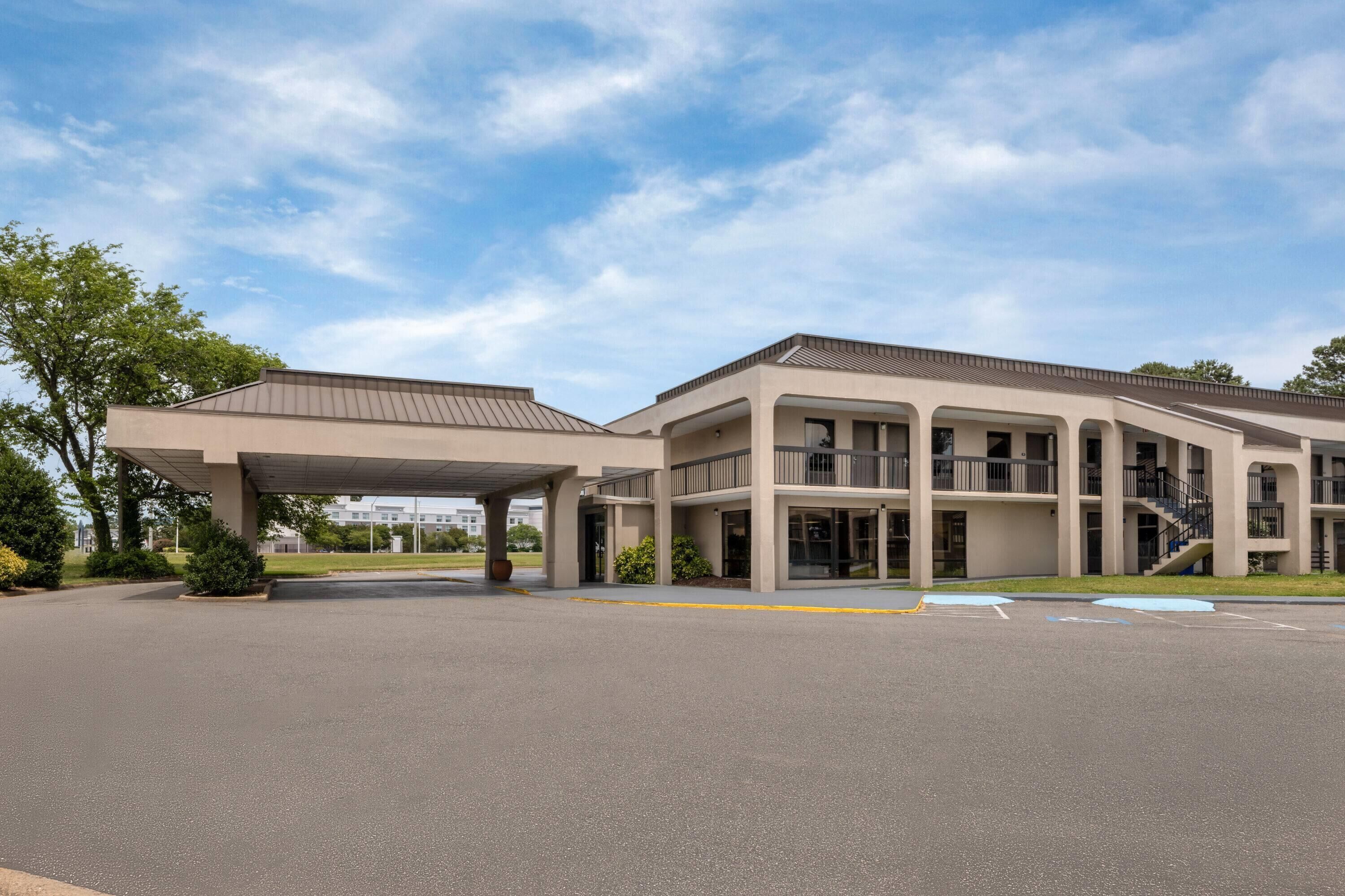 Foto - Days Inn by Wyndham Norfolk Airport