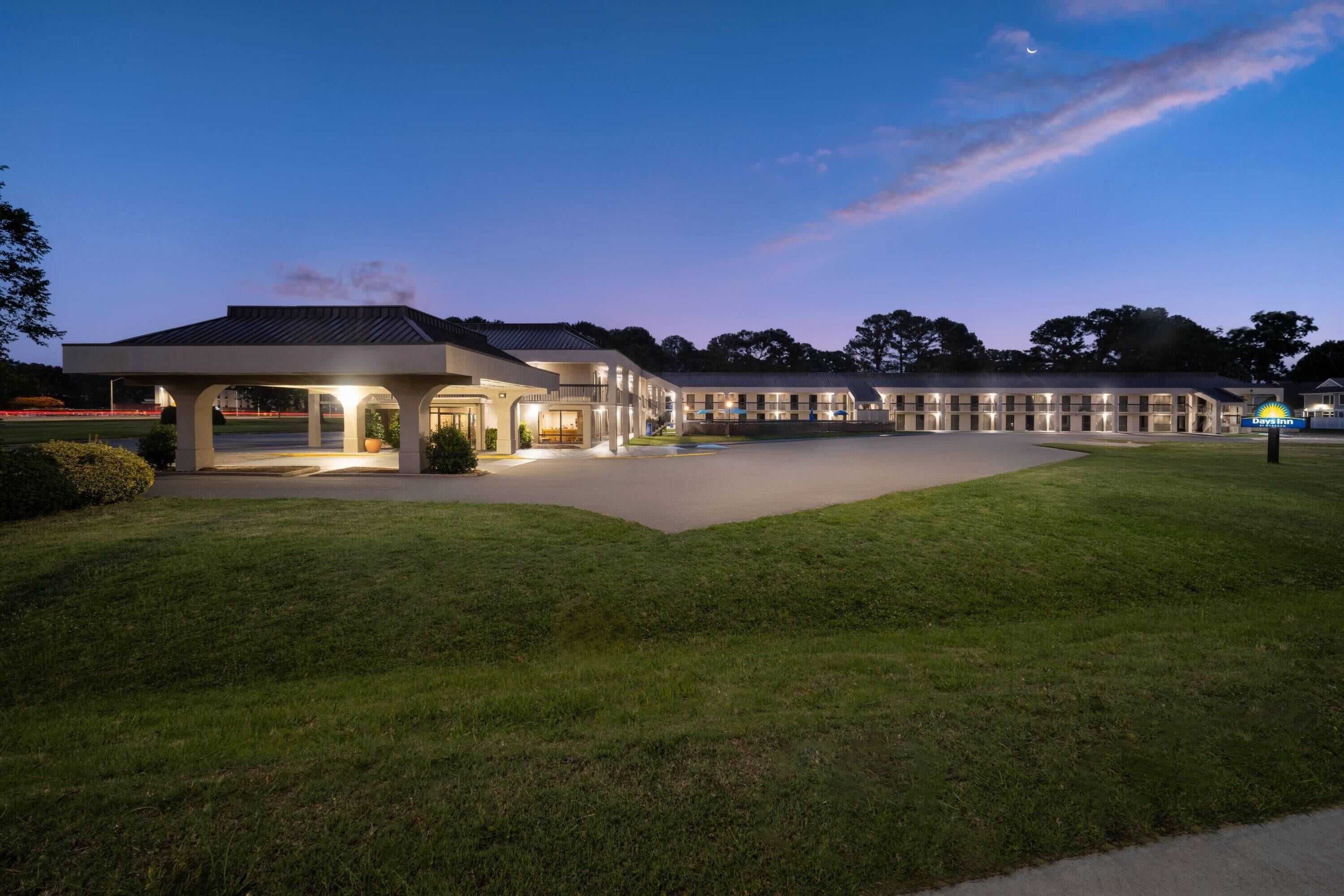 Foto - Days Inn by Wyndham Norfolk Airport