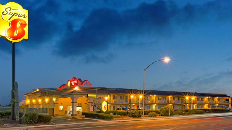 Super 8 by Wyndham Tucson Downtown Convention Center