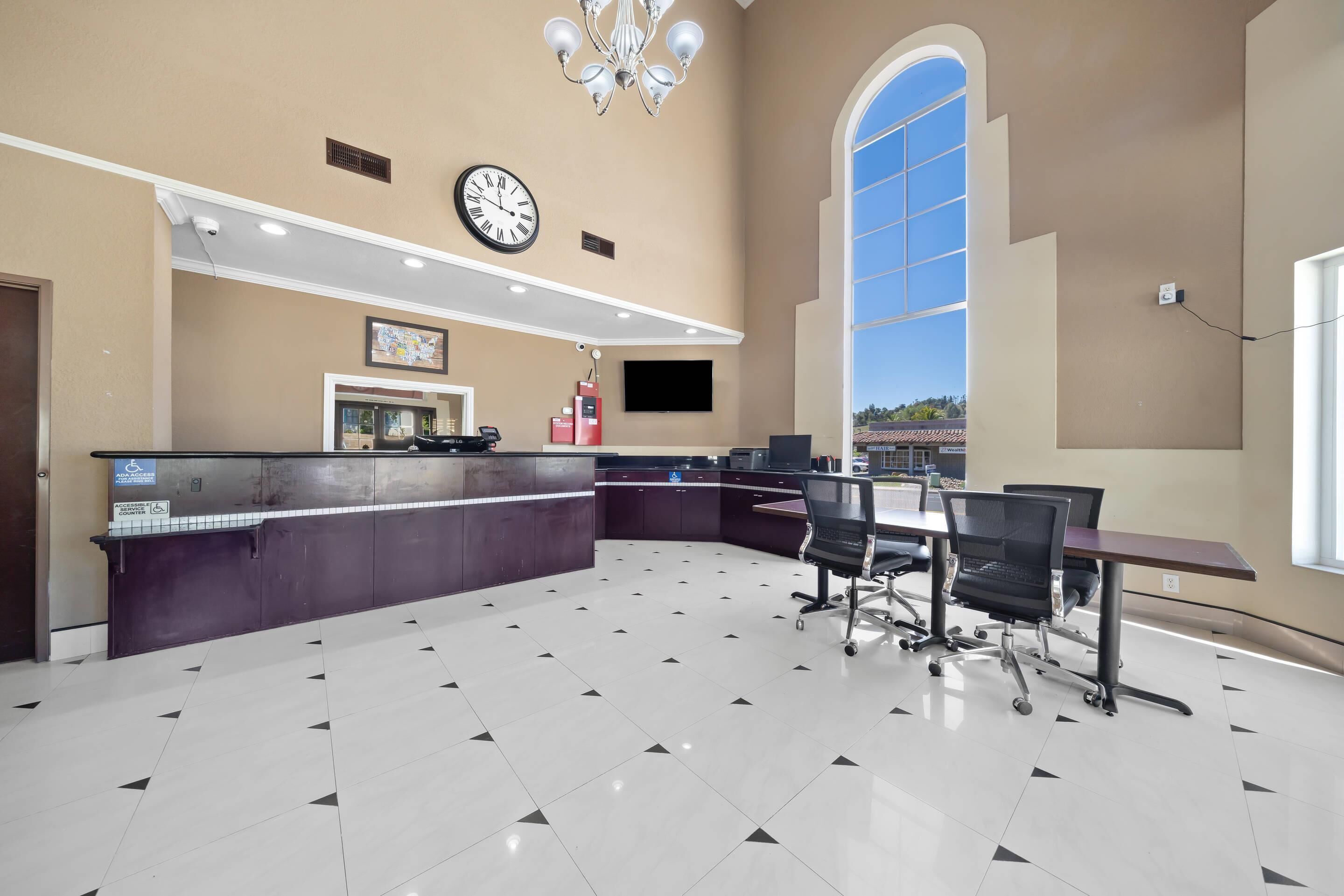 Foto - Econo Lodge Inn & Suites Fallbrook Downtown