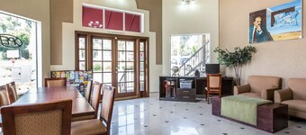 Econo Lodge Inn & Suites Fallbrook Downtown