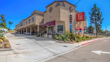 واجهة المنشأة