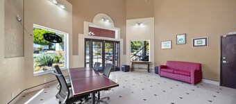 Econo Lodge Inn & Suites Fallbrook Downtown