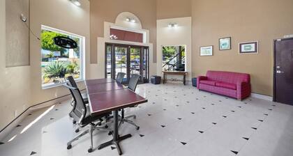 Econo Lodge Inn & Suites Fallbrook Downtown