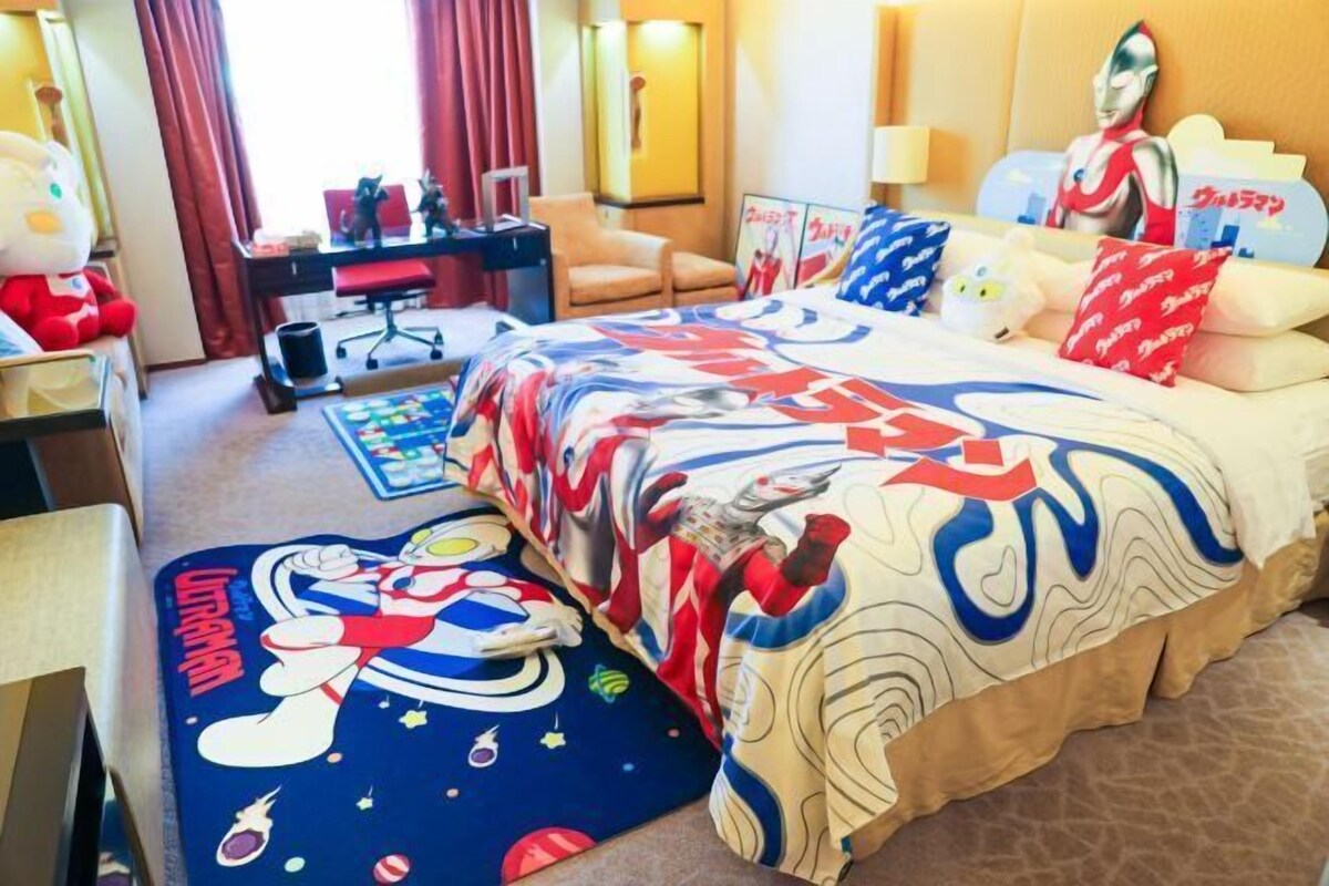 Copriletto in piuma, minibar, una cassaforte in camera, una scrivania