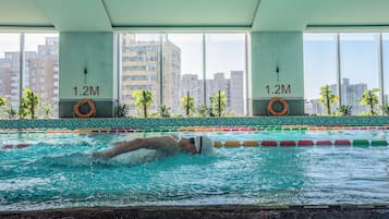 Indoor pool, pool loungers