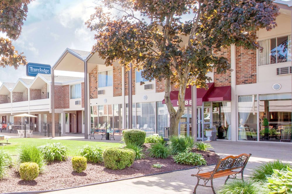 luxury hotels in Jackson, Michigan
