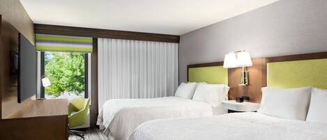 Kamer, 2 queensize bedden, niet-roken | Luxe beddengoed, individueel gemeubileerd, een bureau