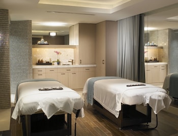 Couples treatment rooms, steam room, body treatments, aromatherapy at The Palms Hotel & Spa