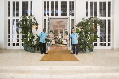 The Palms Hotel Spa - Image 20